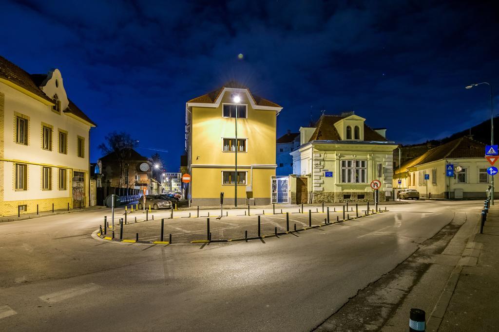 French Boutique Hotel Brasov Exterior photo